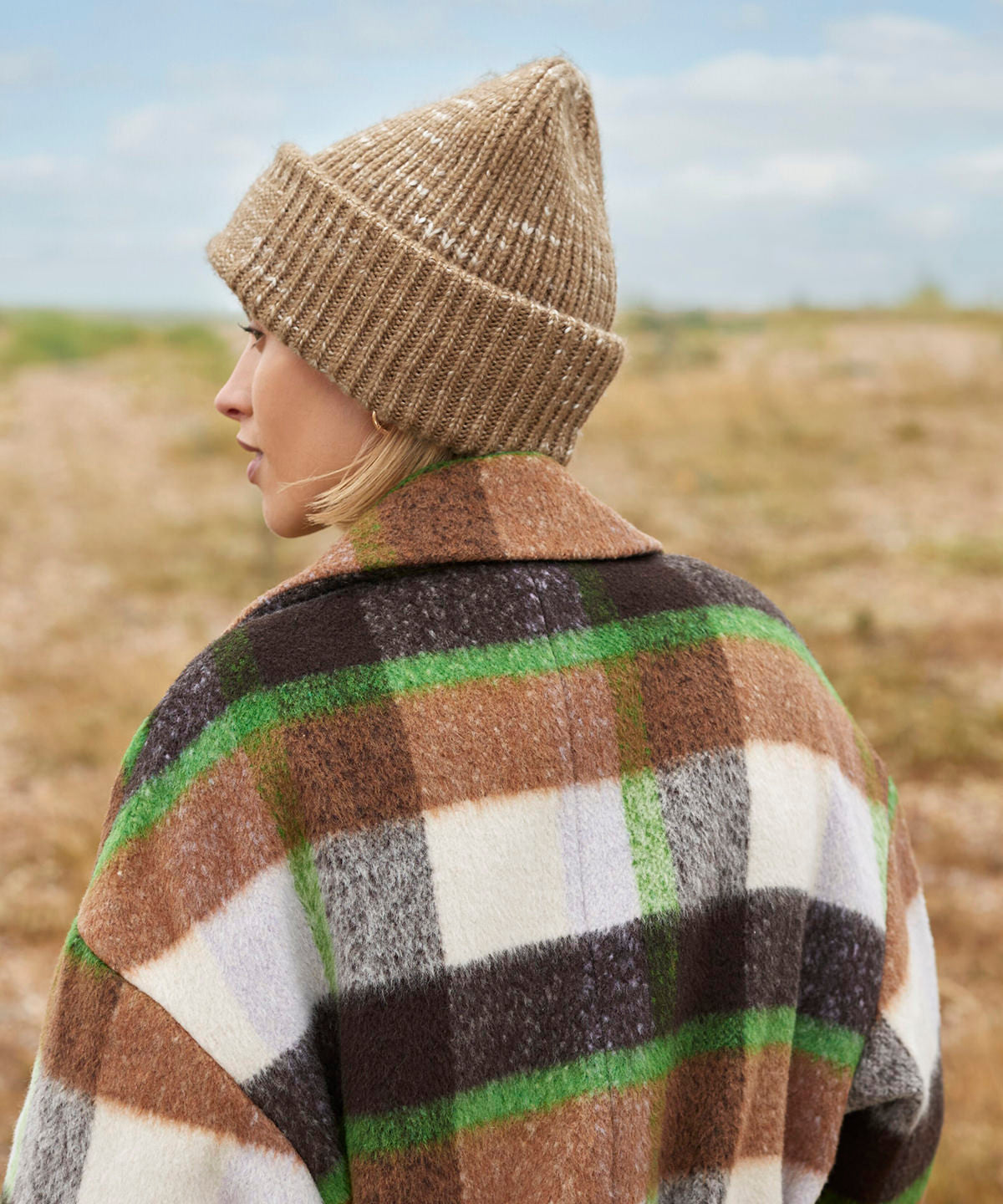 Chunky knit reverse patch beanie