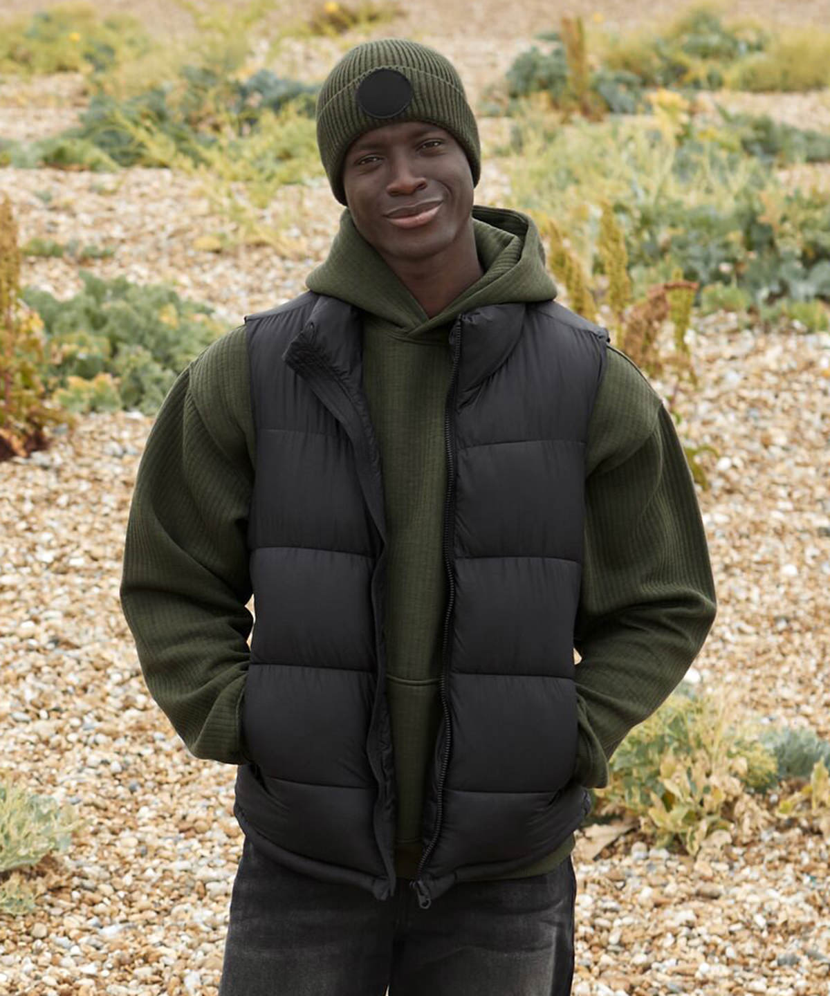 Circular fashion patch beanie