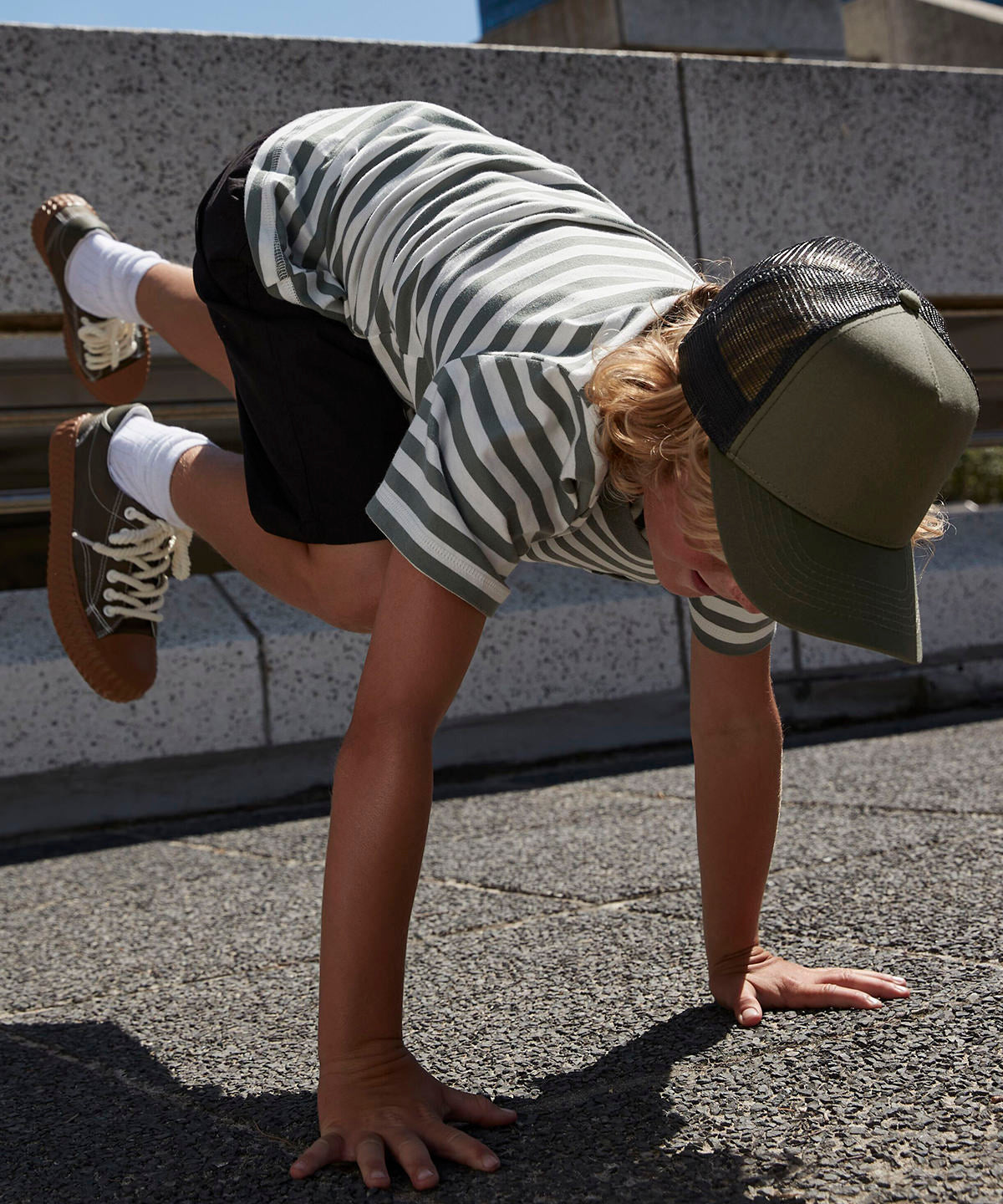 Junior snapback trucker