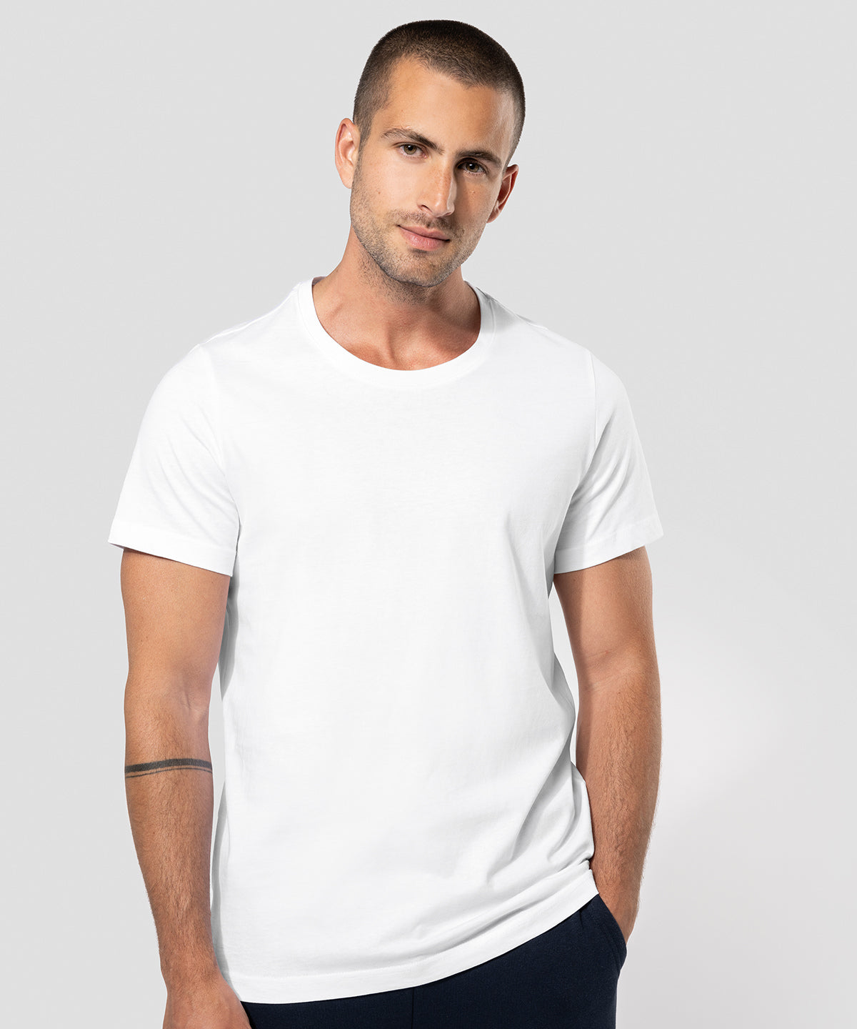 Short-sleeved crew neck T-shirt