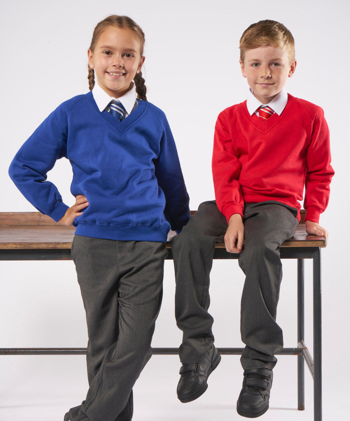 Kids Coloursure™ v-neck sweatshirt