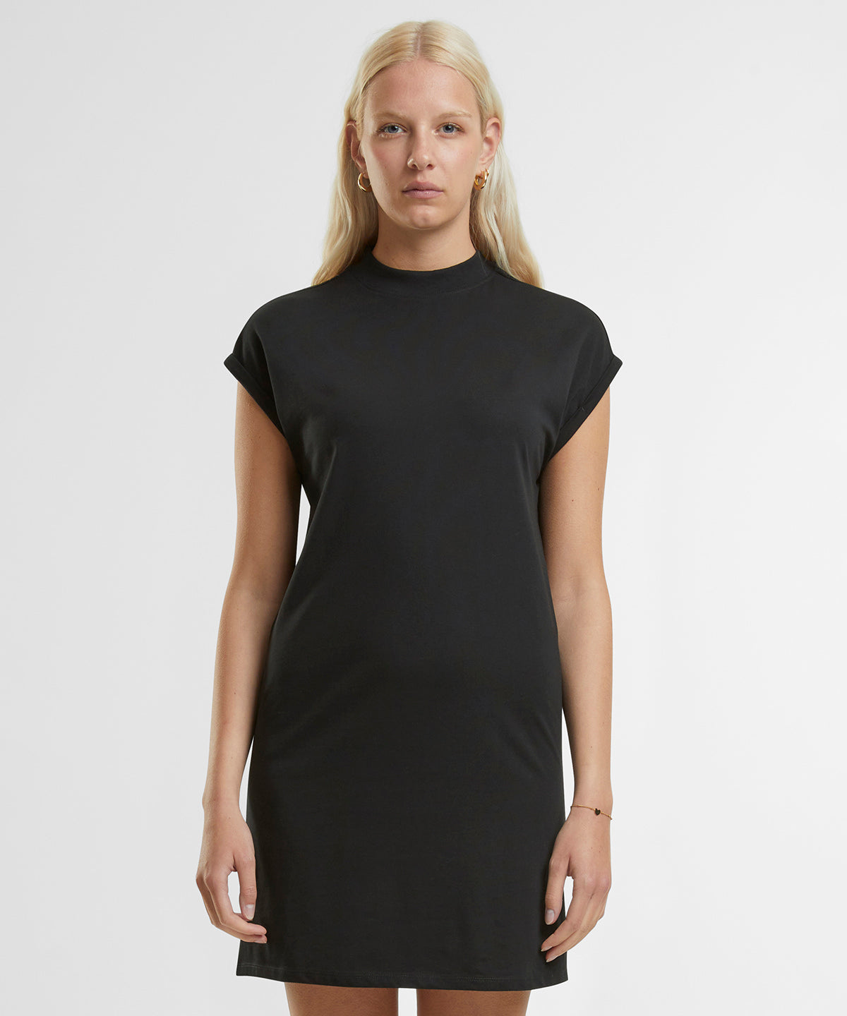 Women’s extended shoulder dress