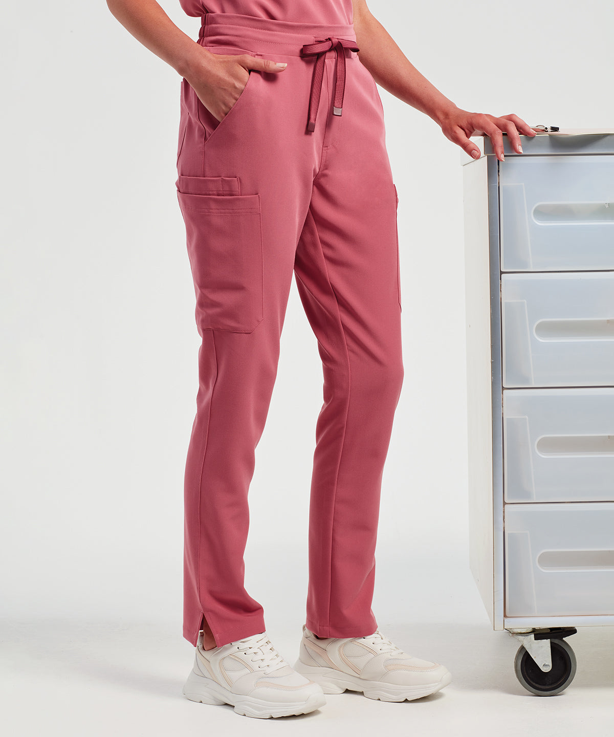 Women’s 'Relentless' Onna-stretch cargo pants