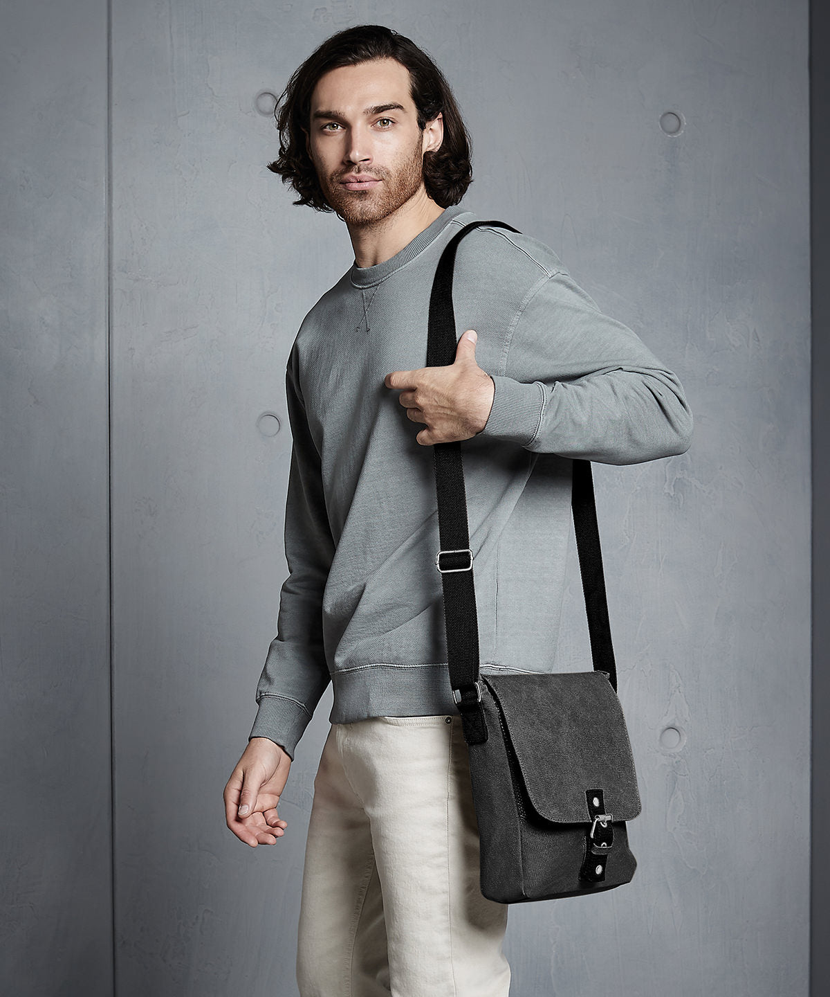 Vintage canvas iPad/tablet reporter