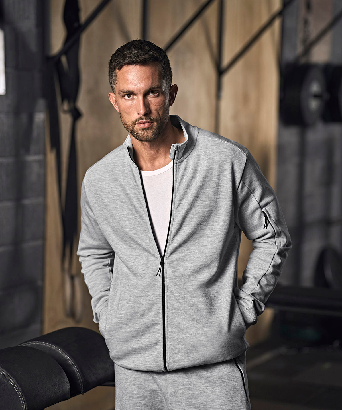 Athletic full-zip sweatshirt (5704)