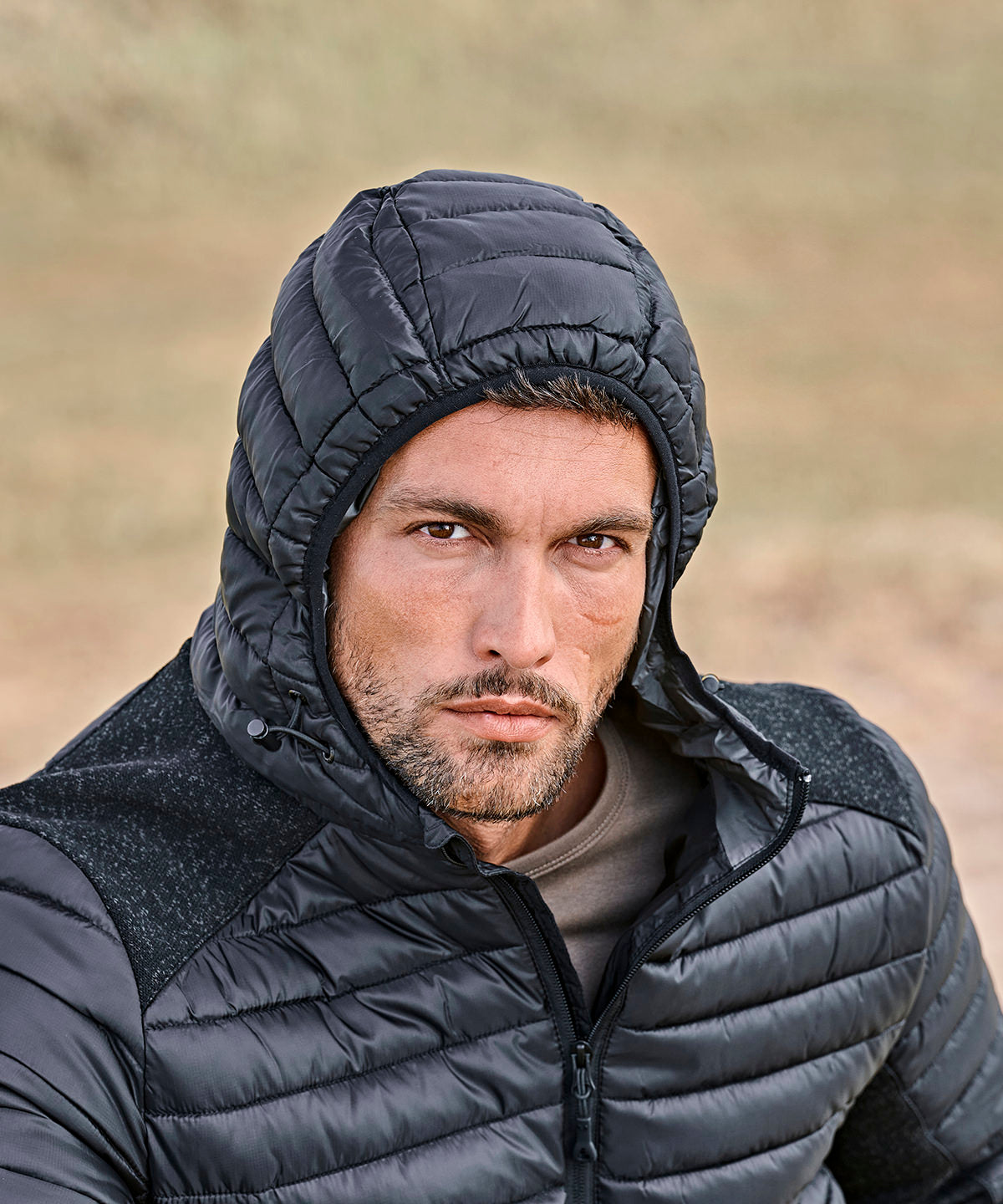 Hooded outdoor crossover (9610)