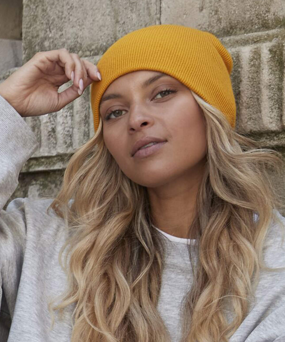 Two-tone pull-on beanie