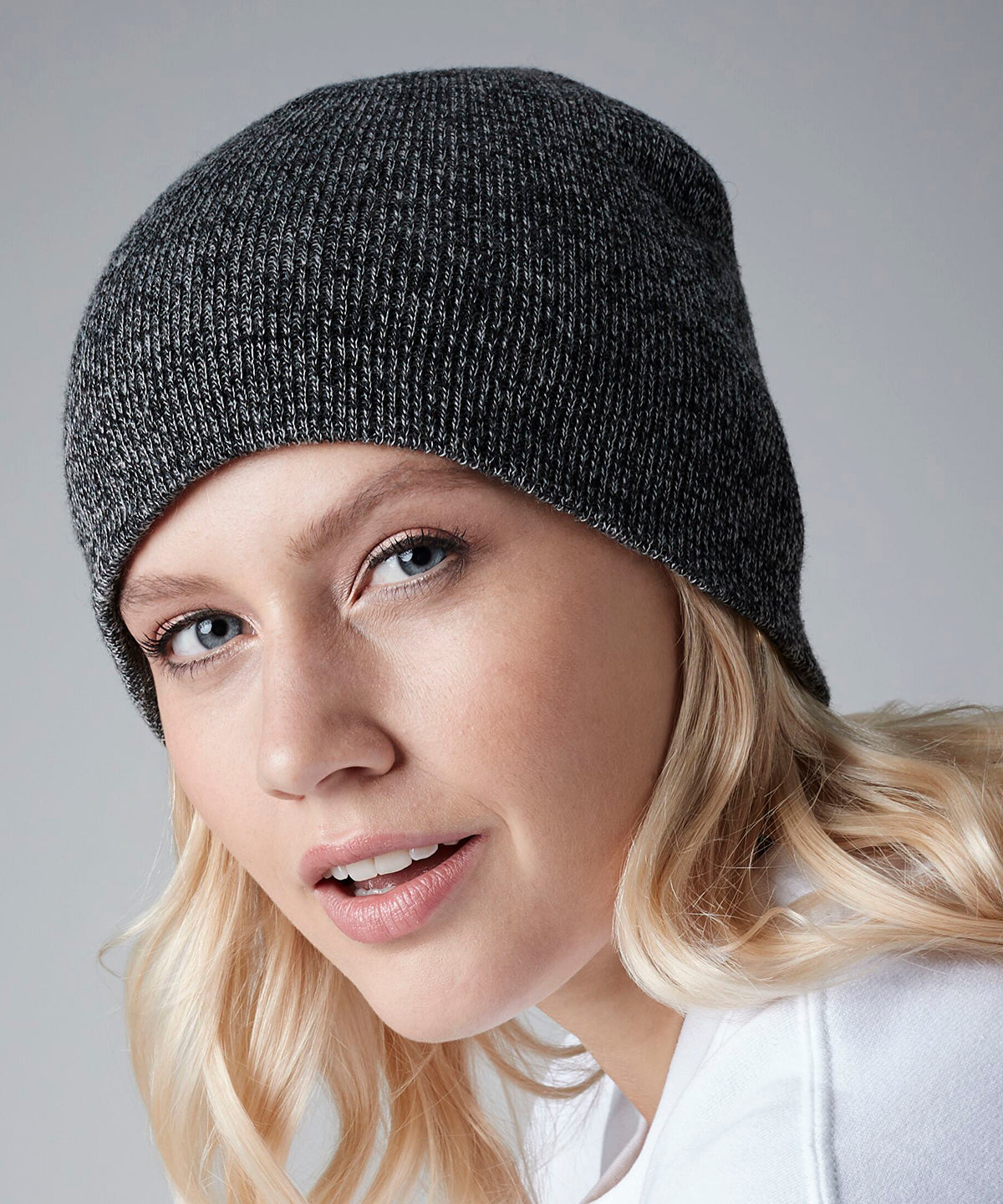 Two-tone pull-on beanie