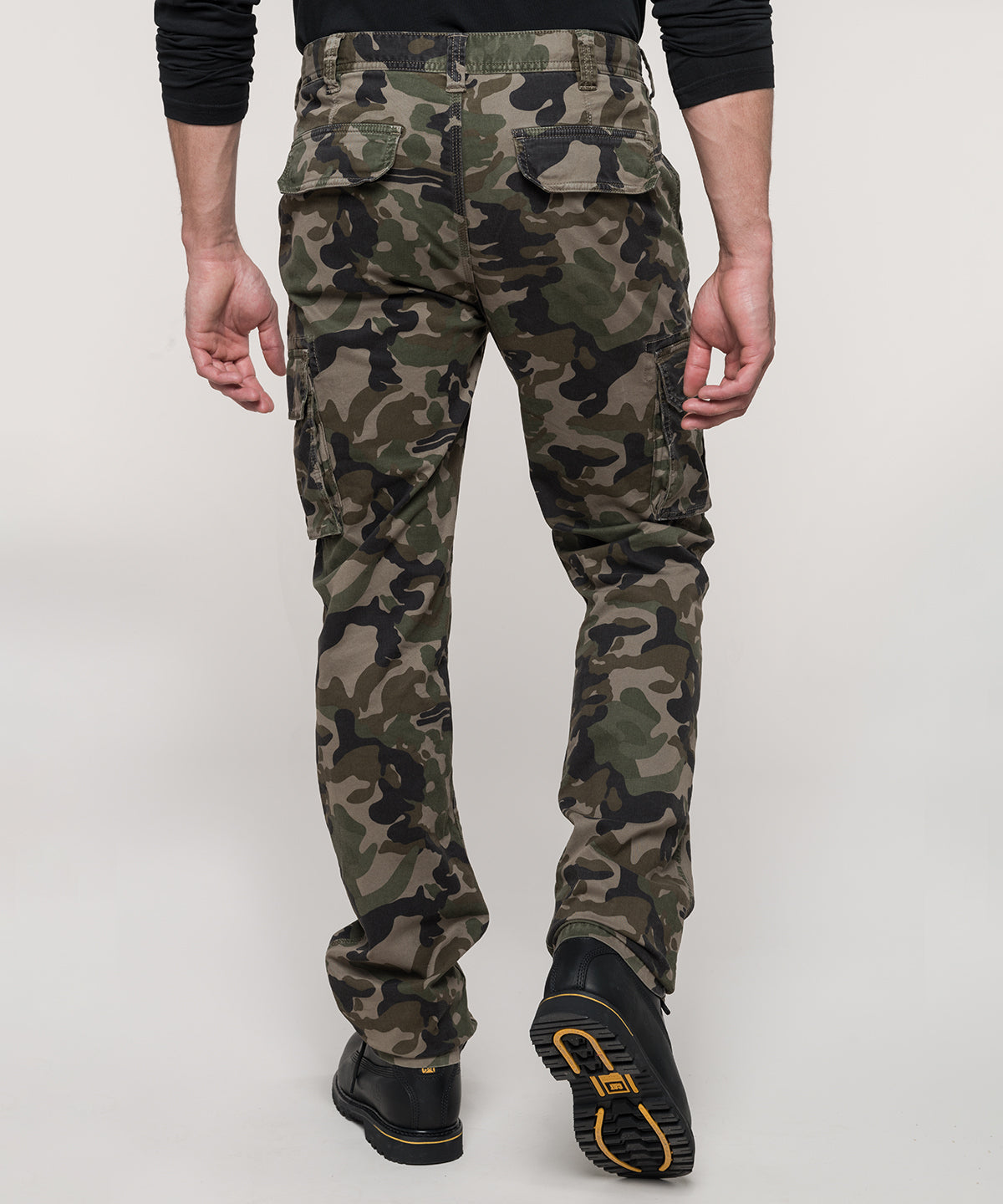Men's multipocket trousers