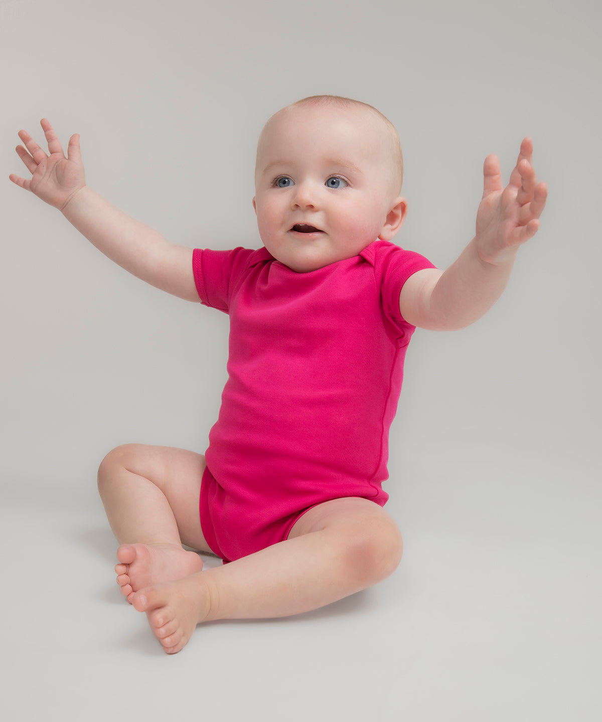 Short-sleeved bodysuit with envelope neck opening