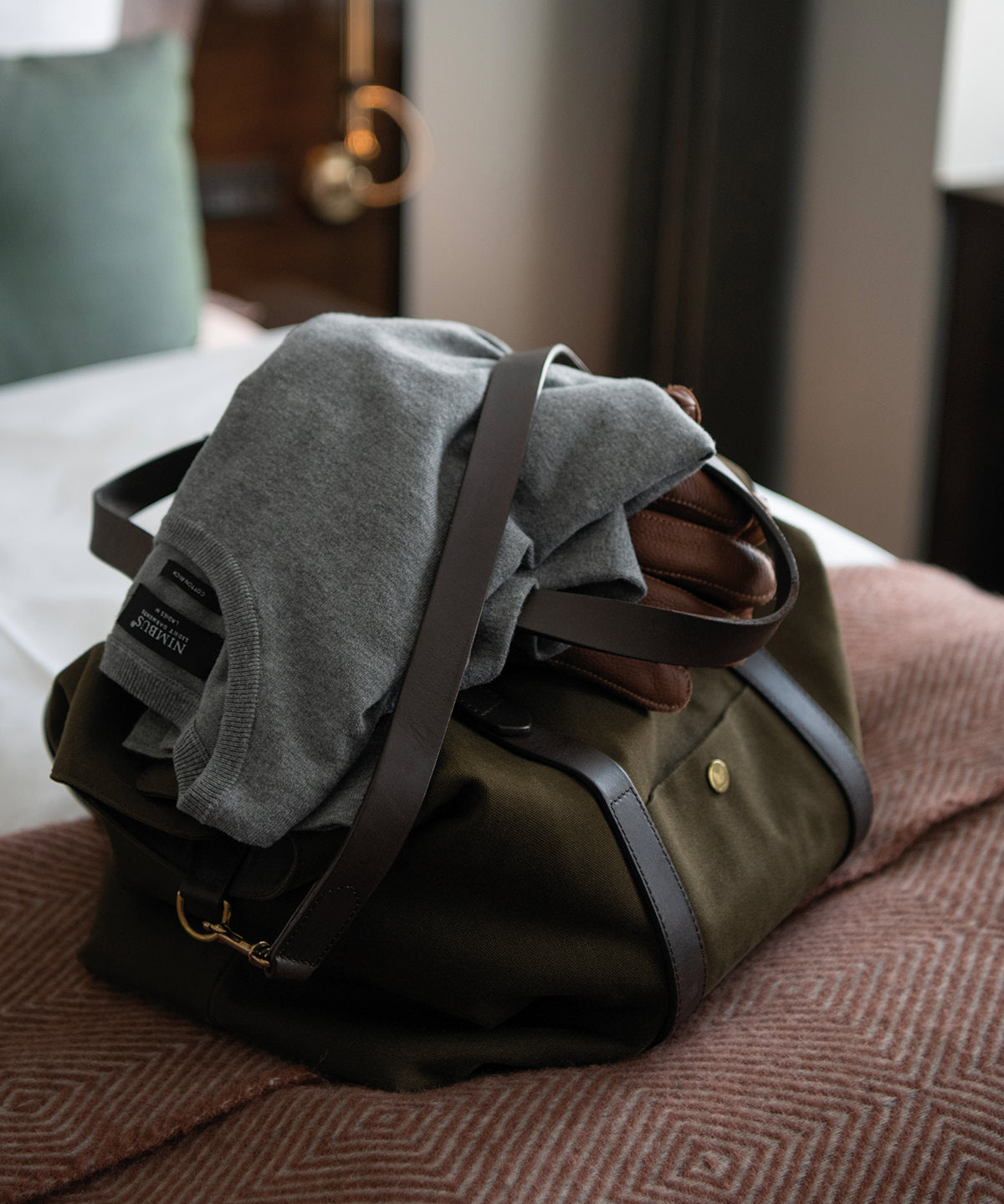 Brighton – elegant v-neck knit