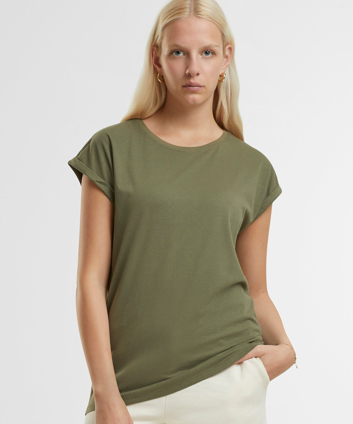 Women’s regular extended shoulder tee