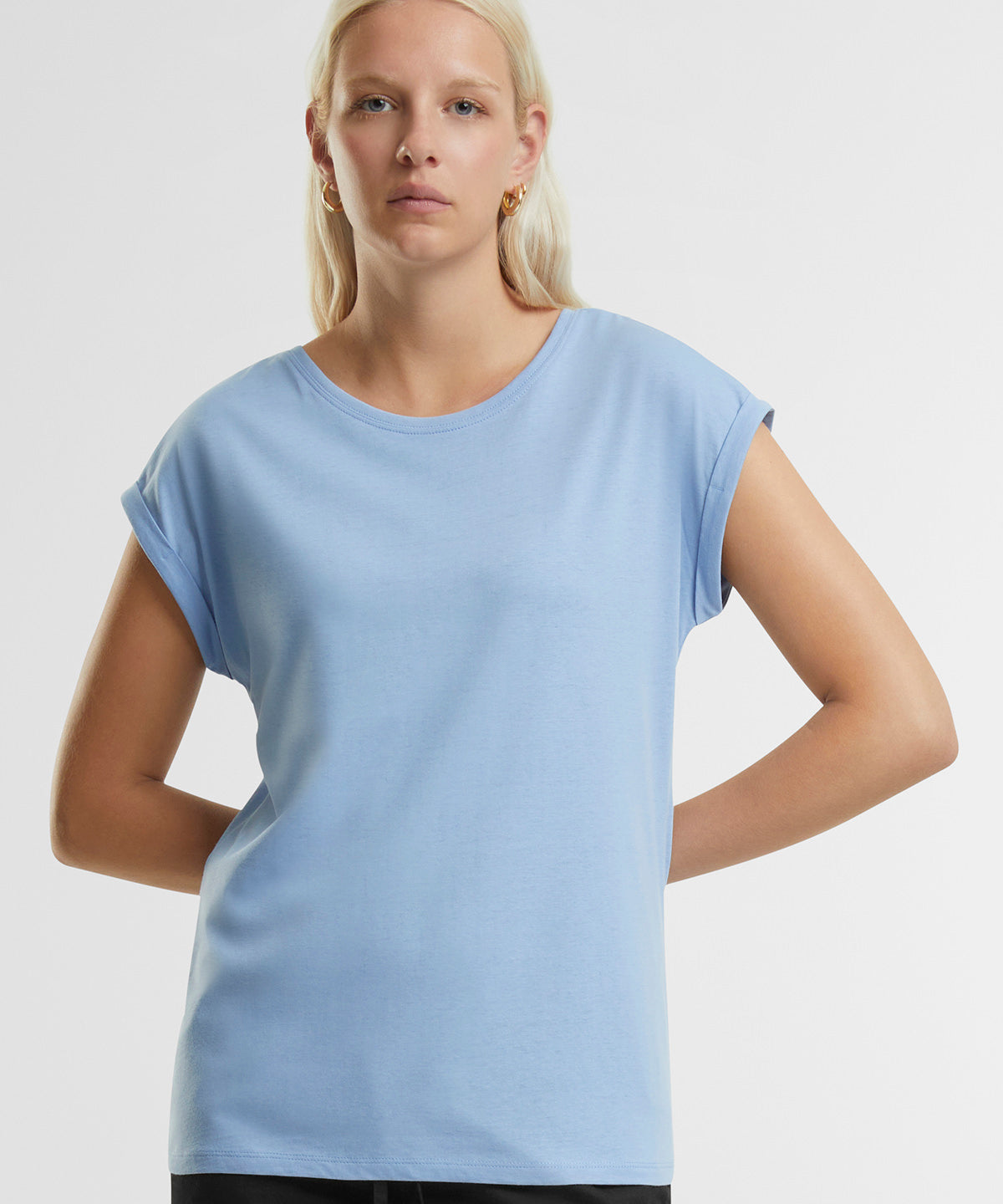 Women’s regular extended shoulder tee