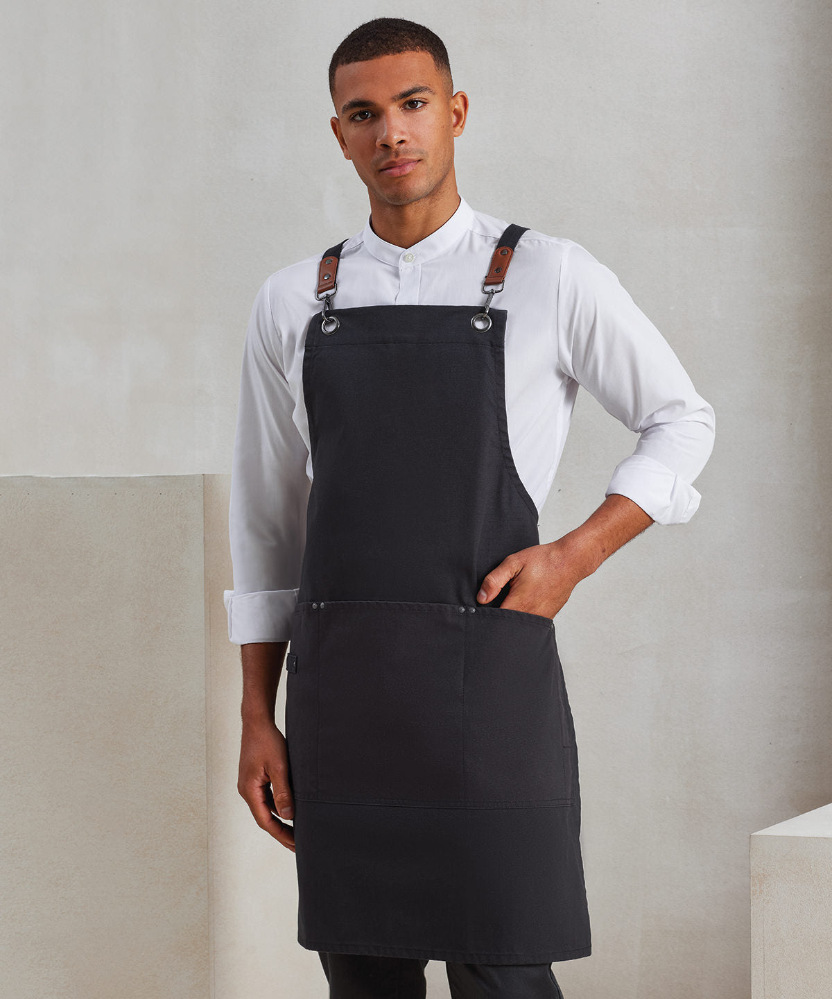 Clip ‘n’ Clasp cross-back bib apron