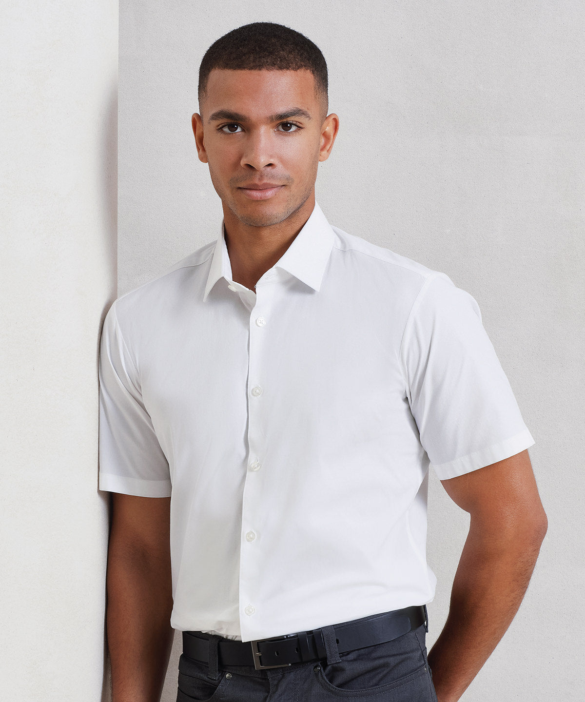 Stretch fit cotton poplin short sleeve shirt