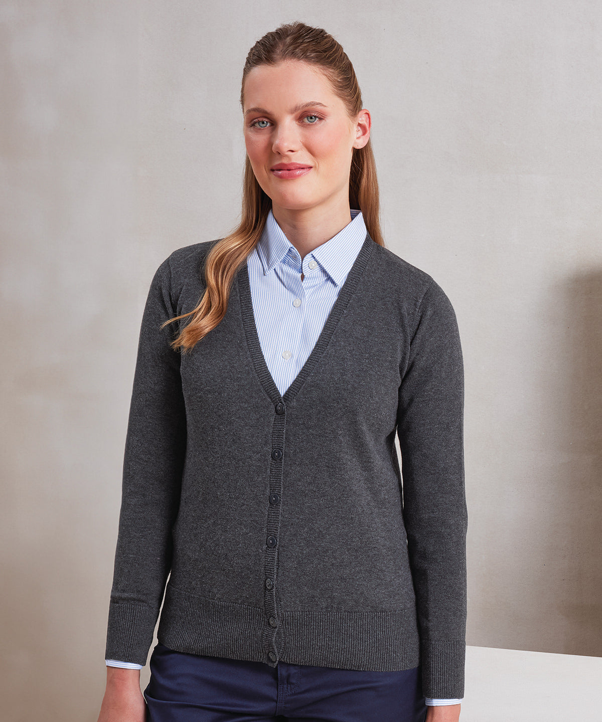 Women's button-through knitted cardigan