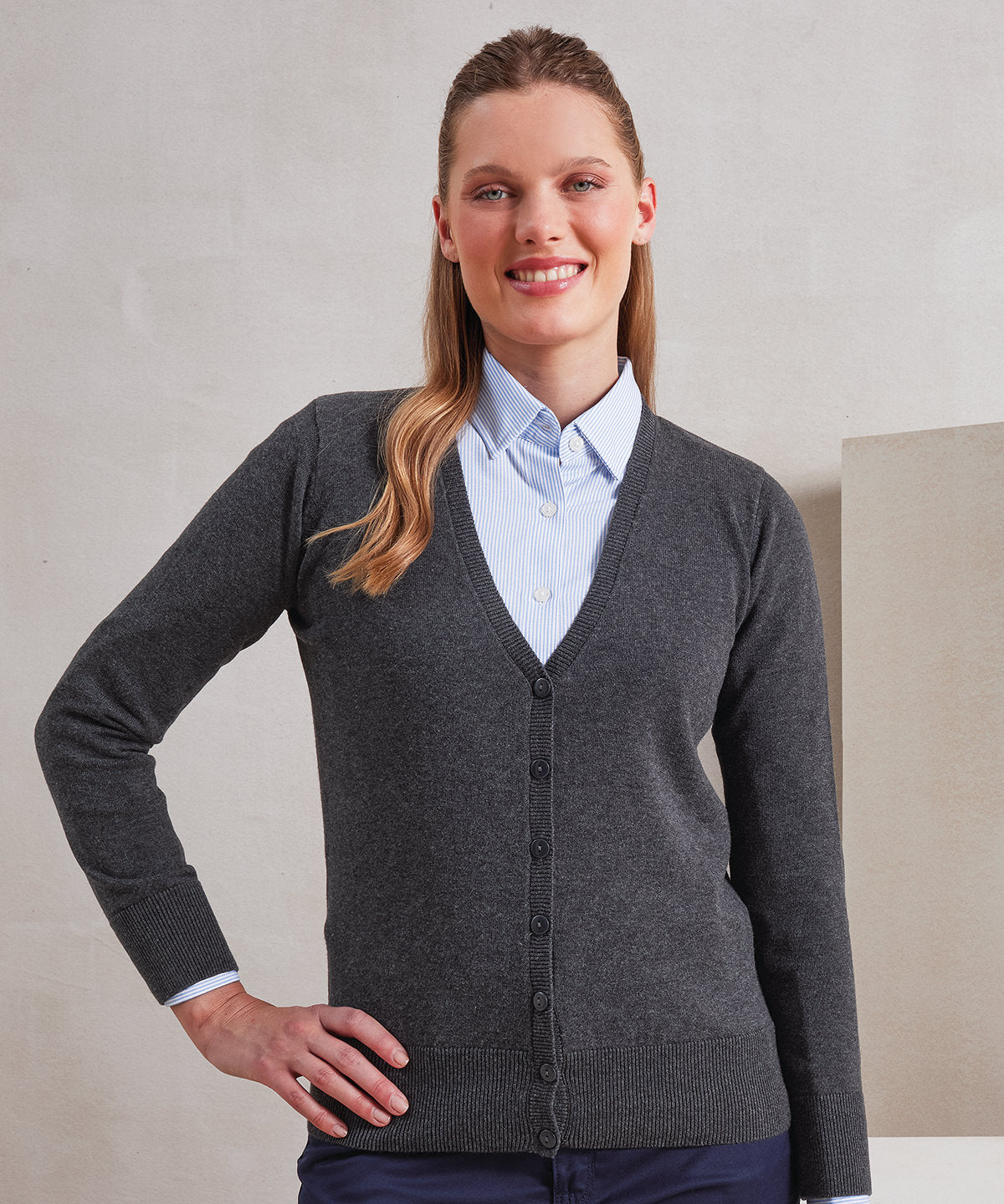 Women's button-through knitted cardigan