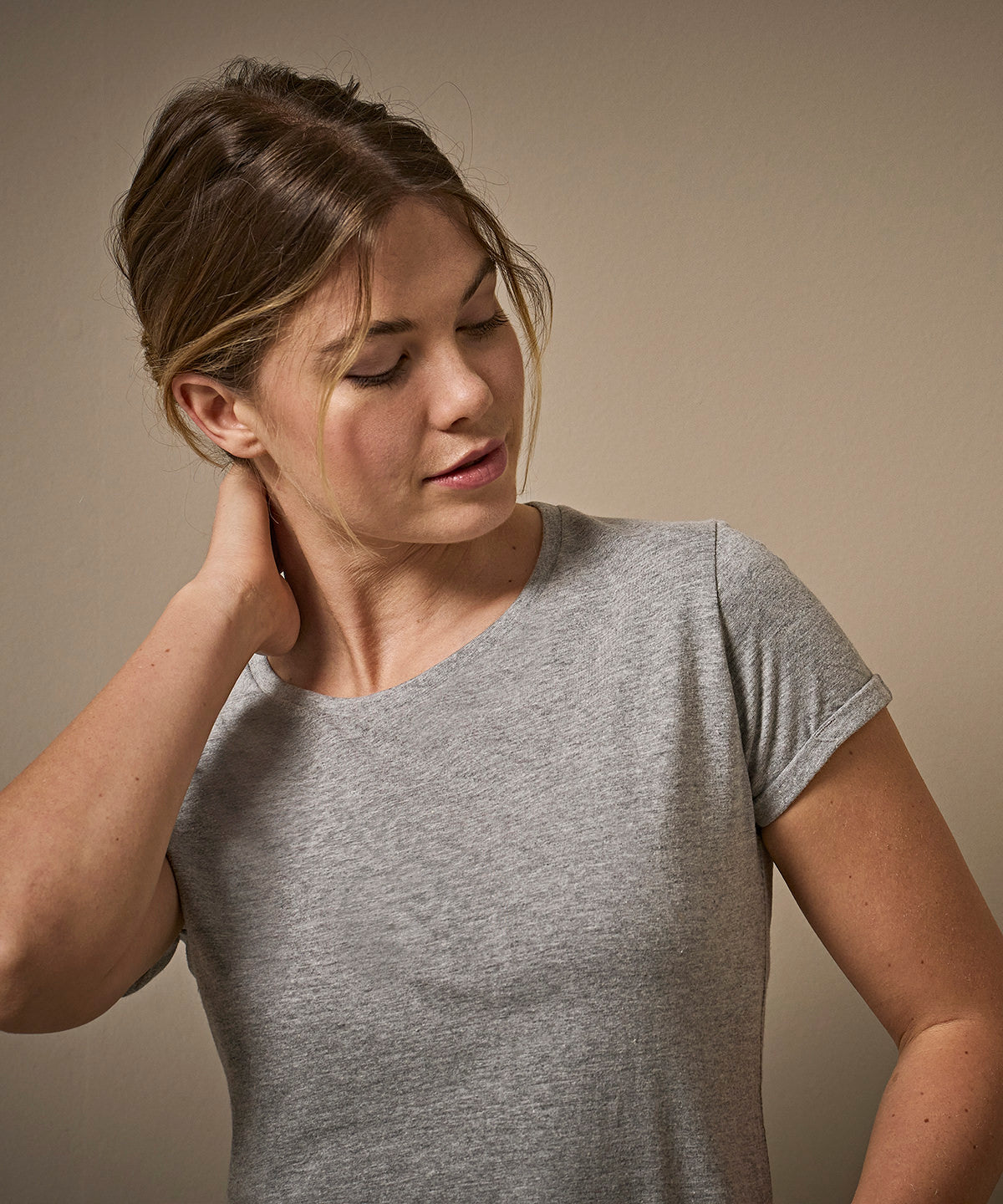 Women’s roll-up tee (5063)