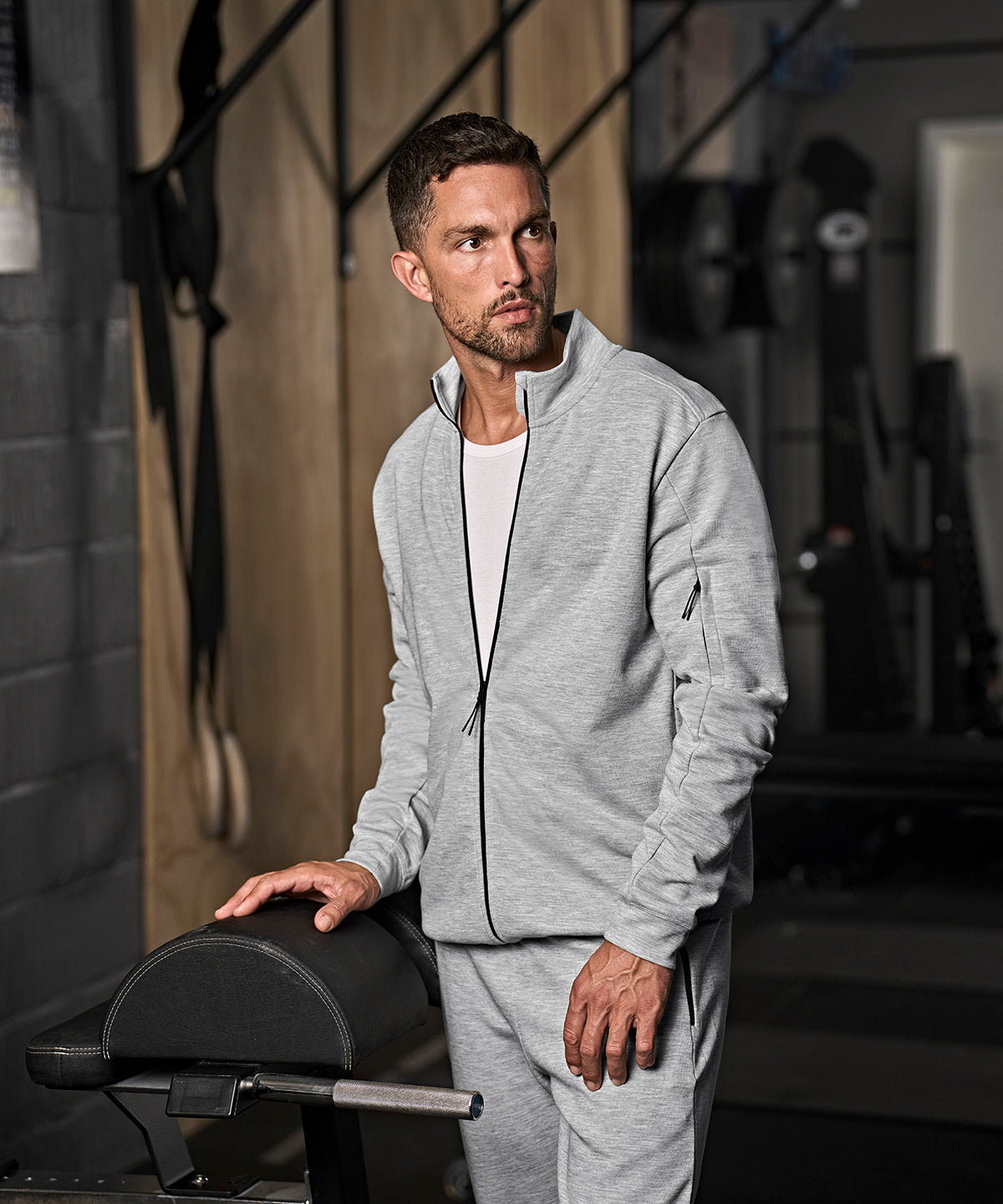 Athletic full-zip sweatshirt (5704)