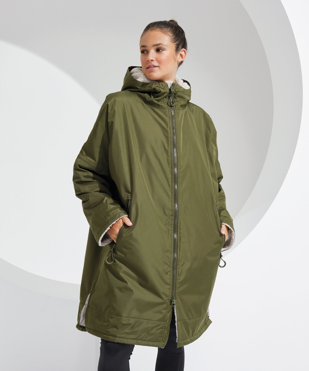 TriDri® All-seasons waterproof changing robe