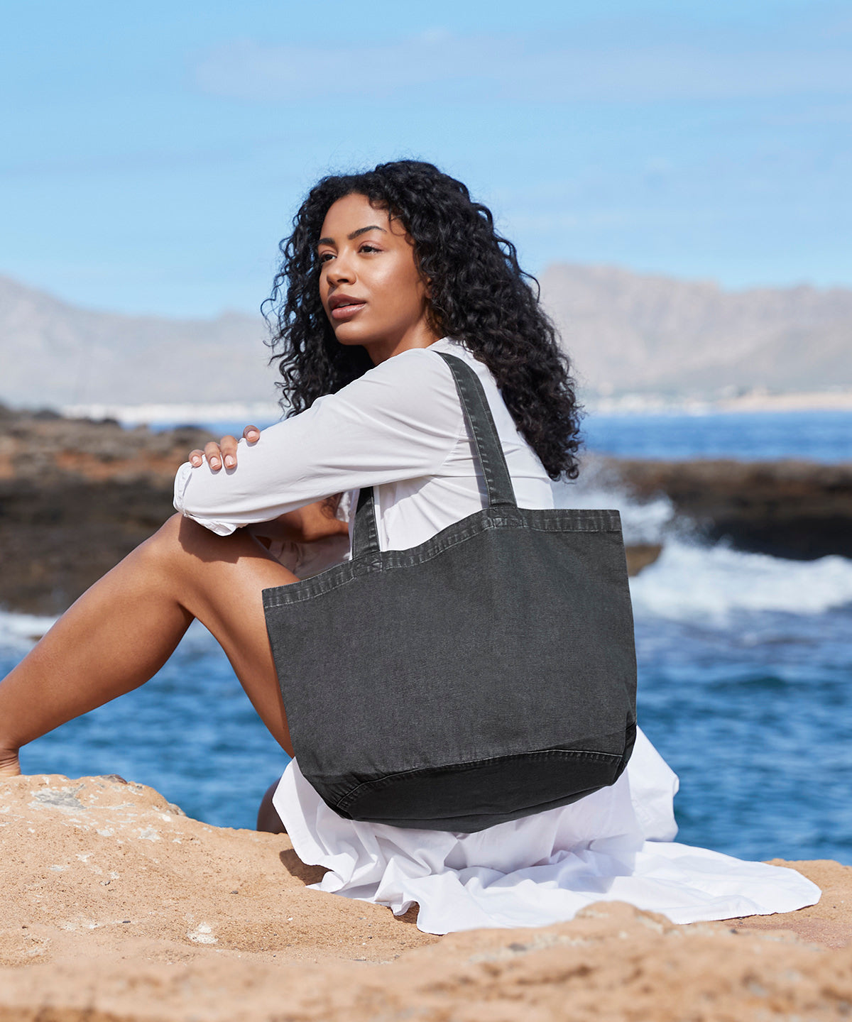 Garment-dyed shopper