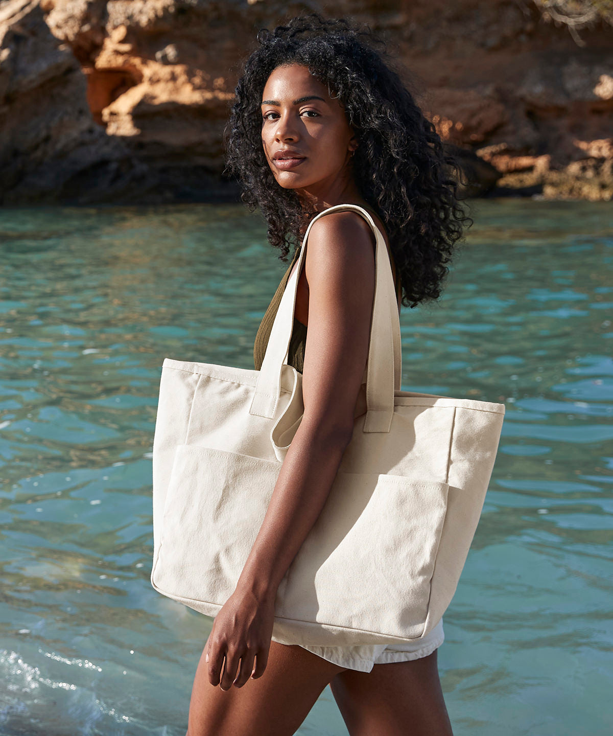 Double-handle cargo pocket tote